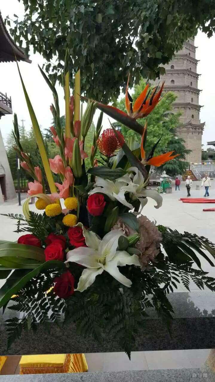 佛堂鲜花布置现场