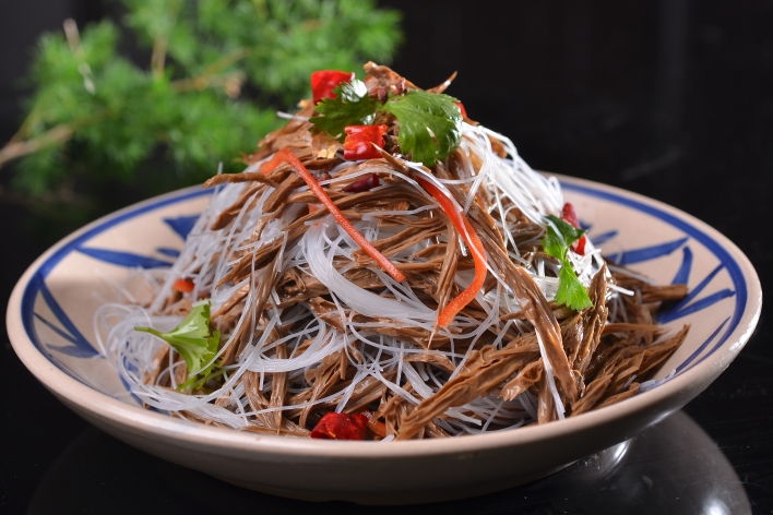 黑腐竹拌粉丝