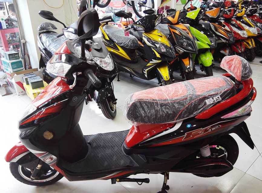 爱玛电动车力鹰