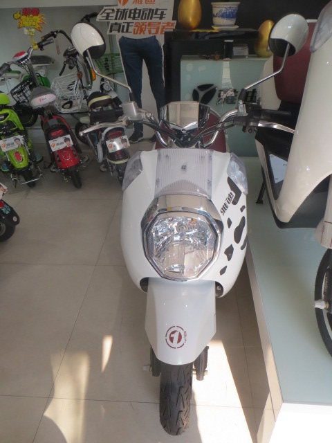 雅迪钻石电动车(央视广告款)