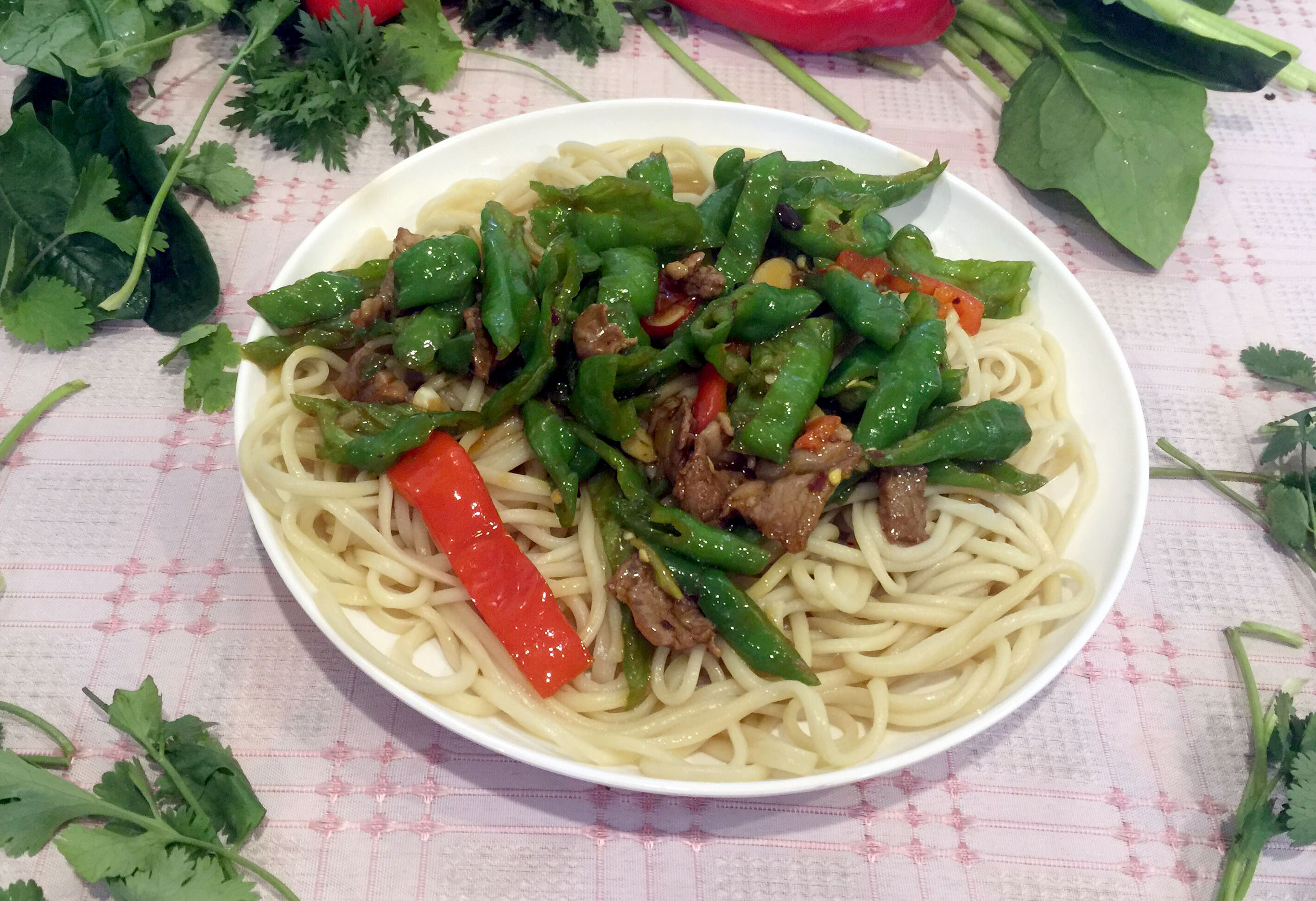 辣子炒肉盖面