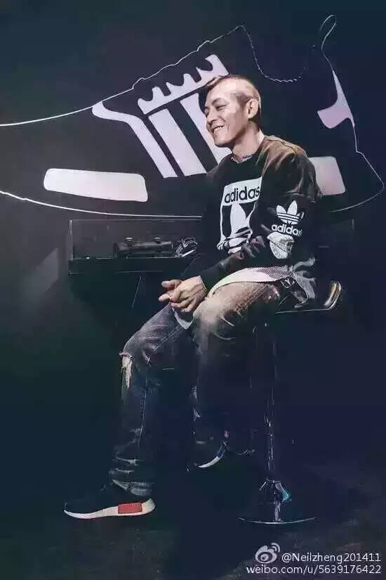 明星同款------阿迪达斯"nmd"