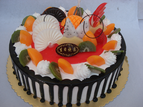 108元团购13寸原价168元的生日蛋糕,转发朋友圈后使用.