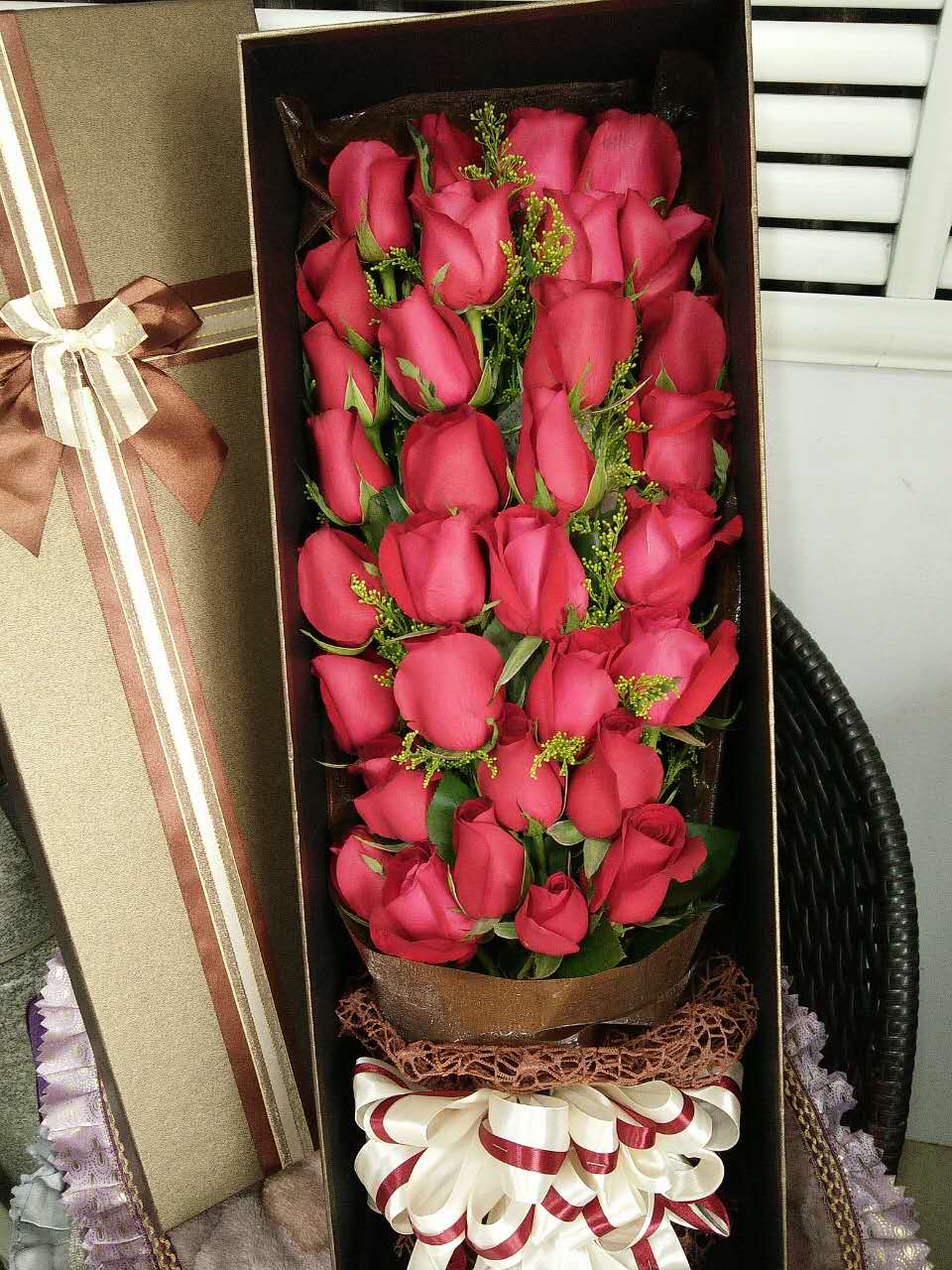 33支红玫瑰礼盒