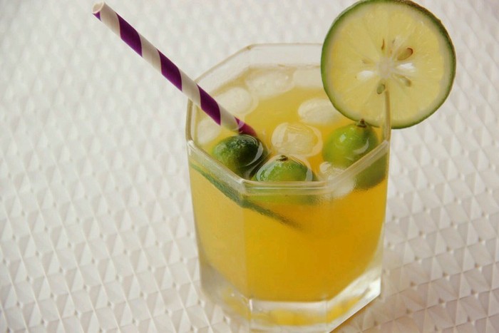 "金桔柠檬冰爽茶"