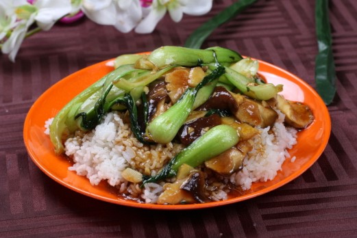 香菇油菜盖饭