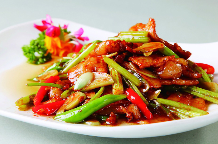 腊八蒜炒五花肉