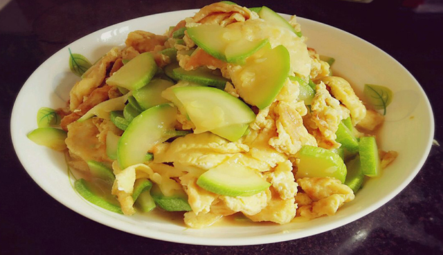 西葫芦炒鸡蛋