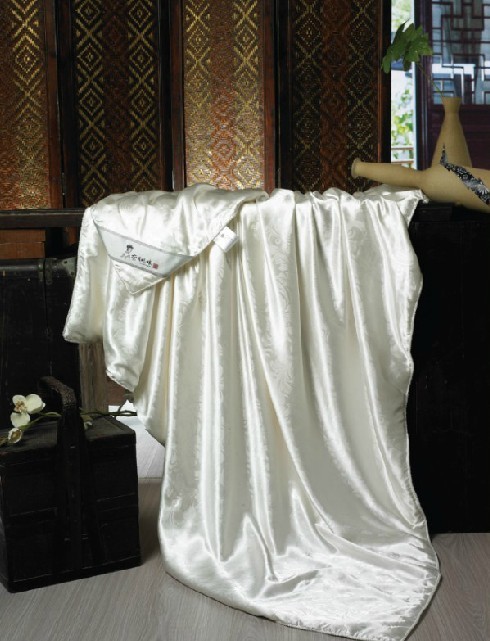 蚕花娘娘蚕丝被