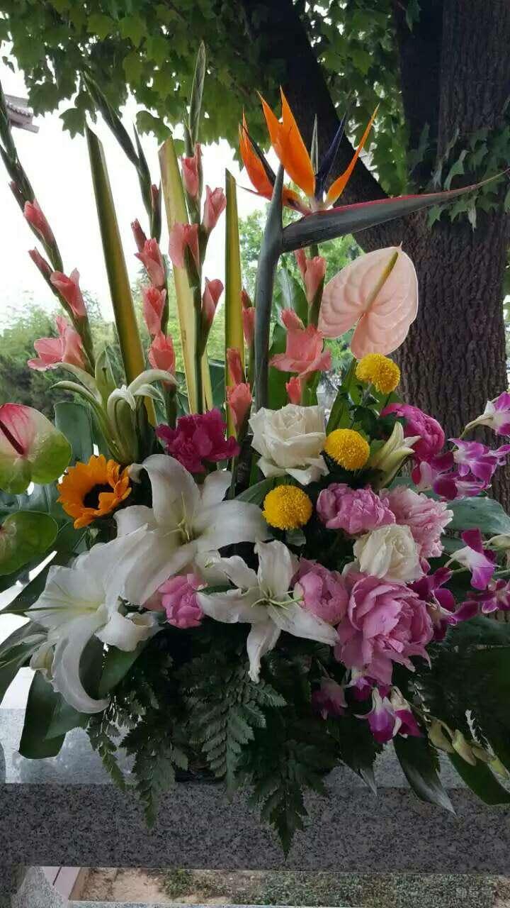 佛堂鲜花布置现场