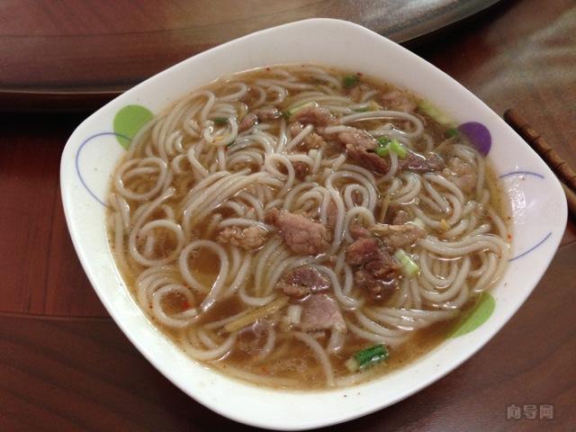 肉丝汤粉